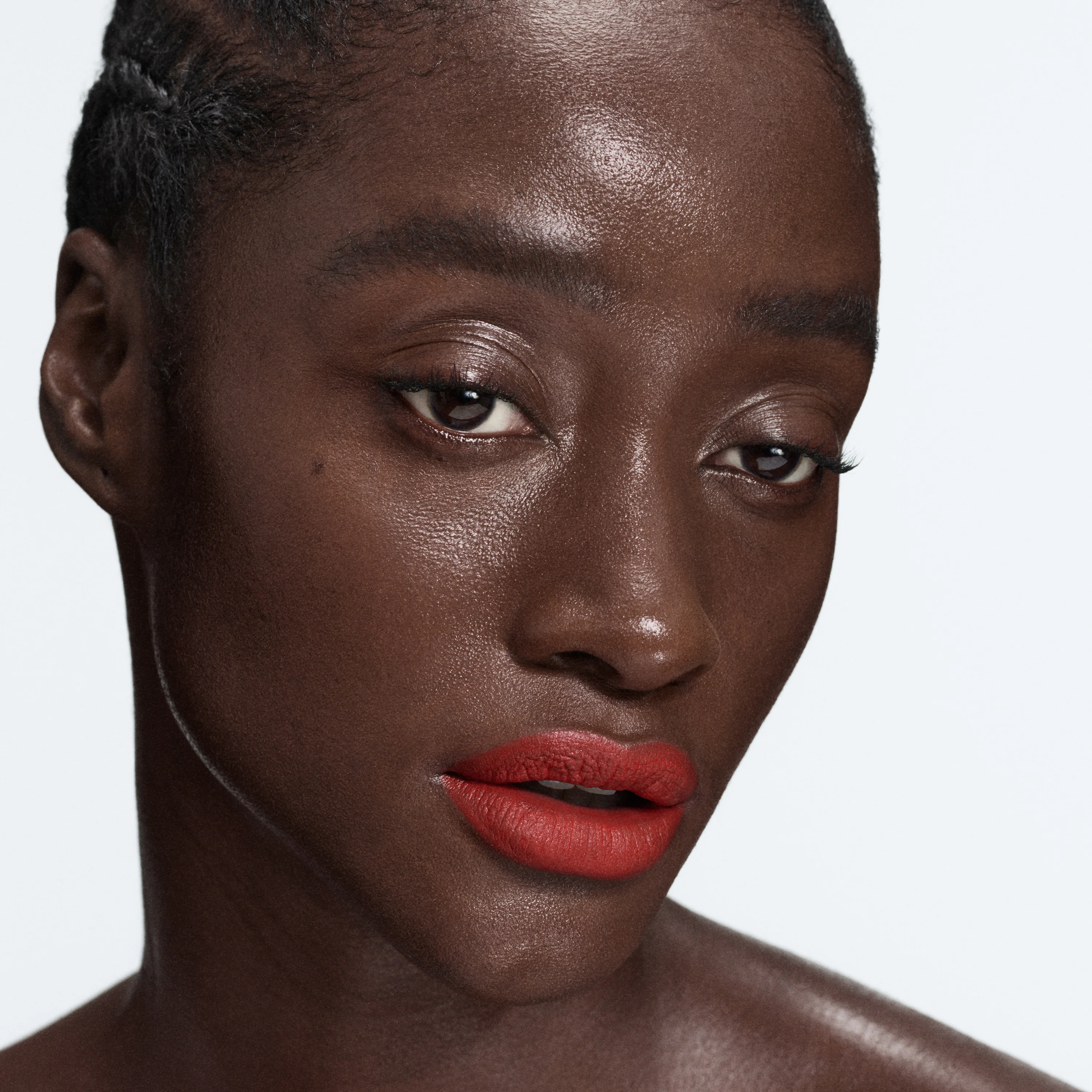 Liquid Lipstick Matte Red Coma 250 - Image 5