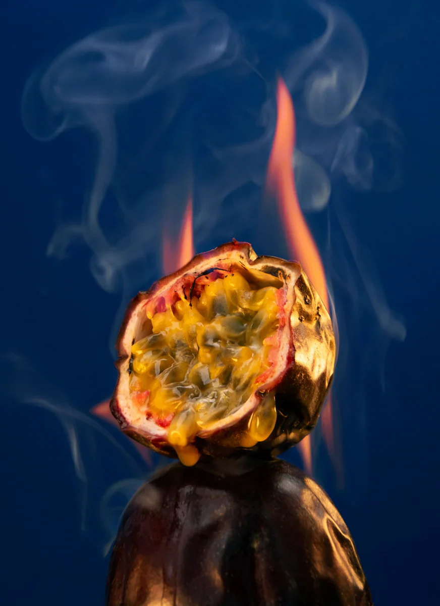 Oud Maracujá Scented Candle - Image 5