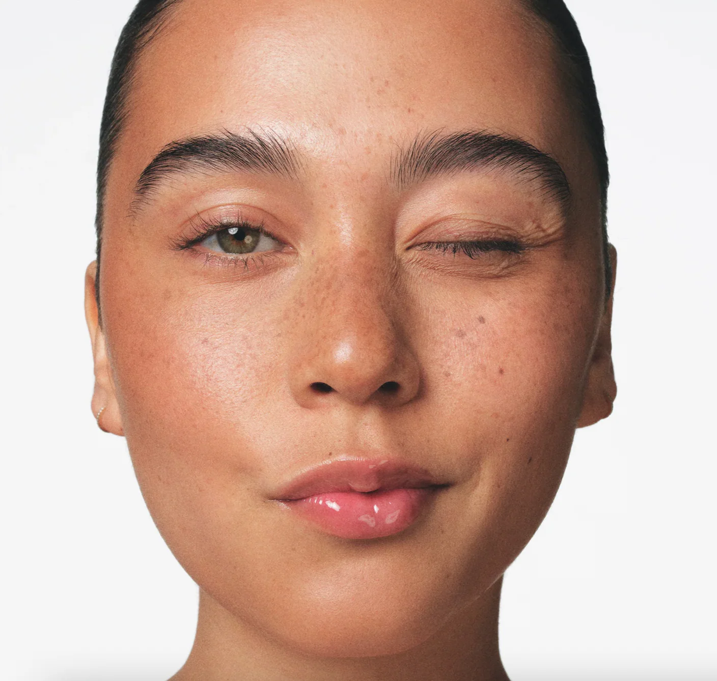 Soft Glass Lip Plumping Oil Tawny - Image 3