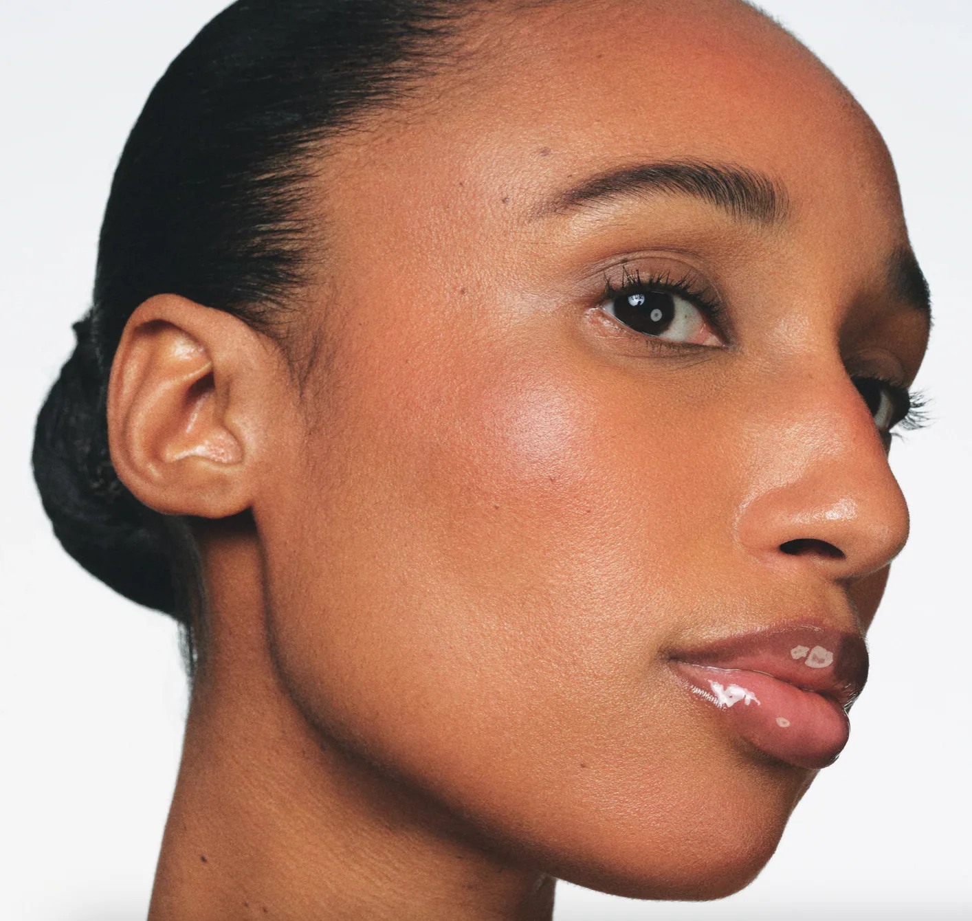 Soft Glass Lip Plumping Oil Tawny - Image 5