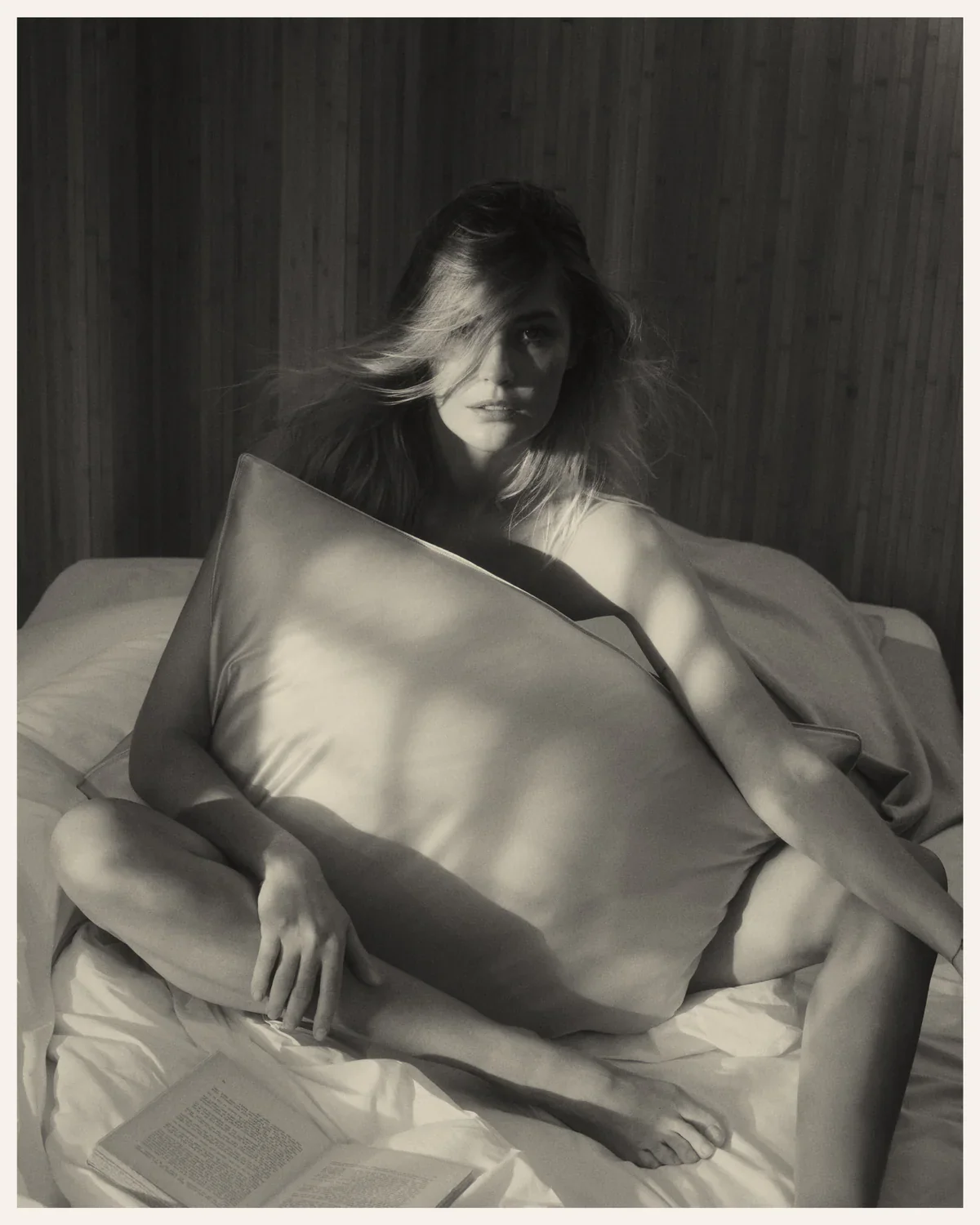 Wild Chamomile Silk Pillowcase - Image 4